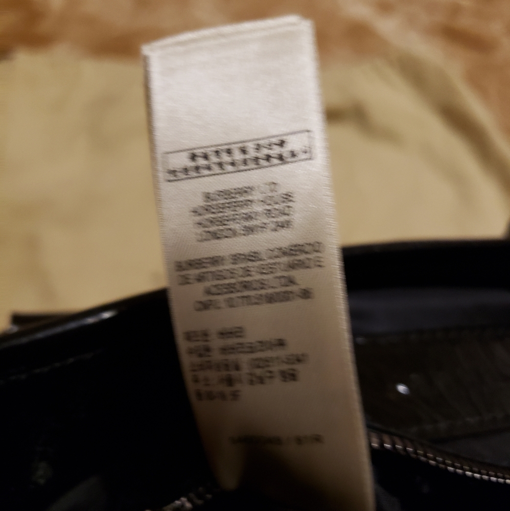 Burberry purse - Picture 9 of 10